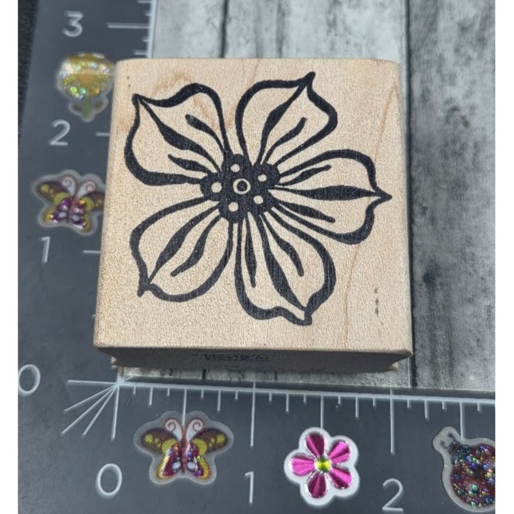 Magenta Five Petal Flower Dotted Center Lined Rubber Stamp Wood #F53